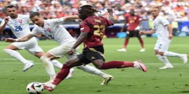 罗杰斯的坚定信念：忠诚与远见的双重写照  -熊猫体育