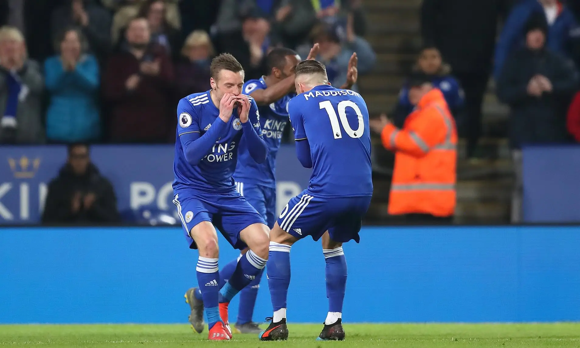 决定性进球与球员表现亮点