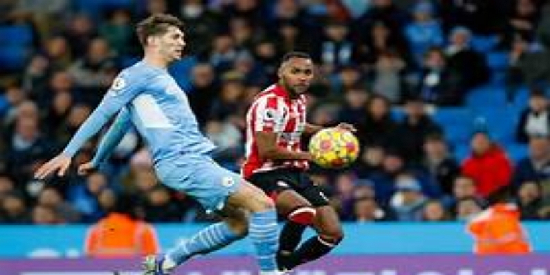 熊猫体育关注：曼联火热连胜与争冠集团较量-熊猫体育