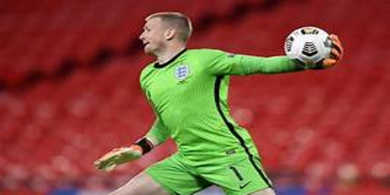 熊猫体育战术解读：VAR争议与现代门将的新挑战-熊猫体育