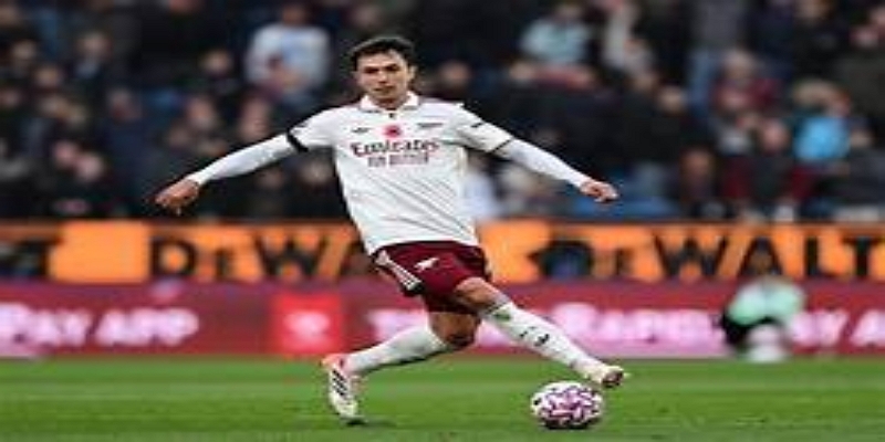 熊猫体育聚焦：转会费用结构与潜在风险分析-熊猫体育