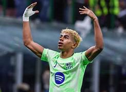 诺坎普的留守决心：克鲁伊维特的坚持-熊猫体育